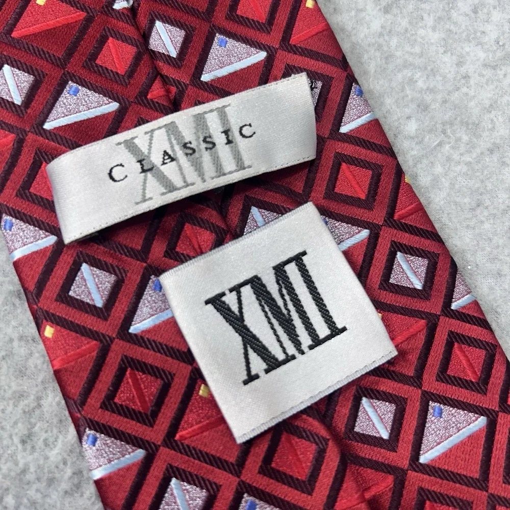 XMI Classic Silk Tie Red Geometric Jacquard‎ Woven Made In Italy 61 x 4